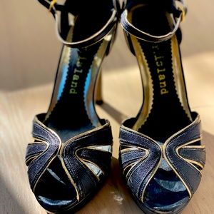 Genuine leather River Island peep toe sandals made in Brazil